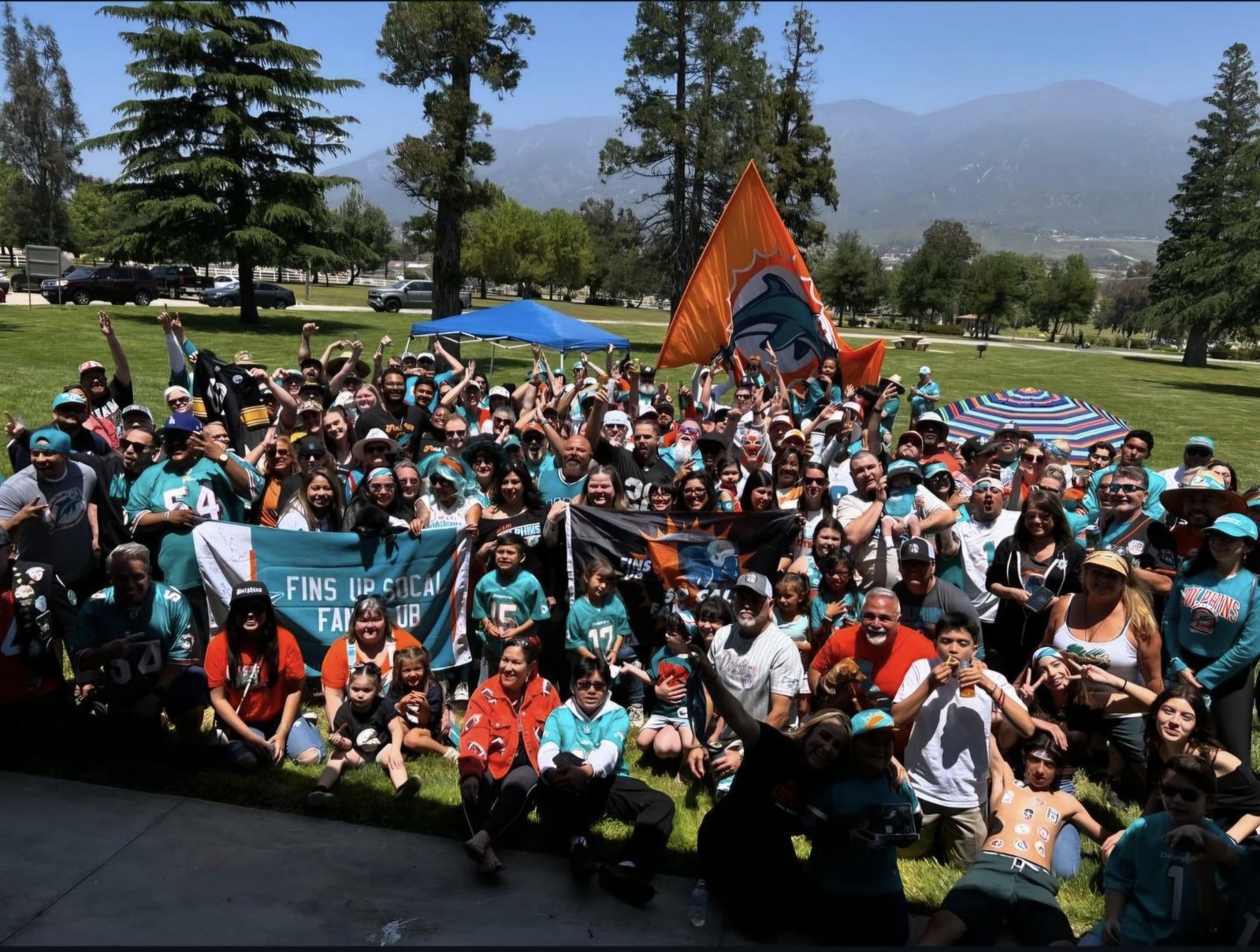 Fins-Up-SoCal-Fan-Club3.jpg